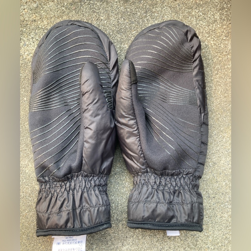 Lands' End women's black winter mittens with fleece inner lining